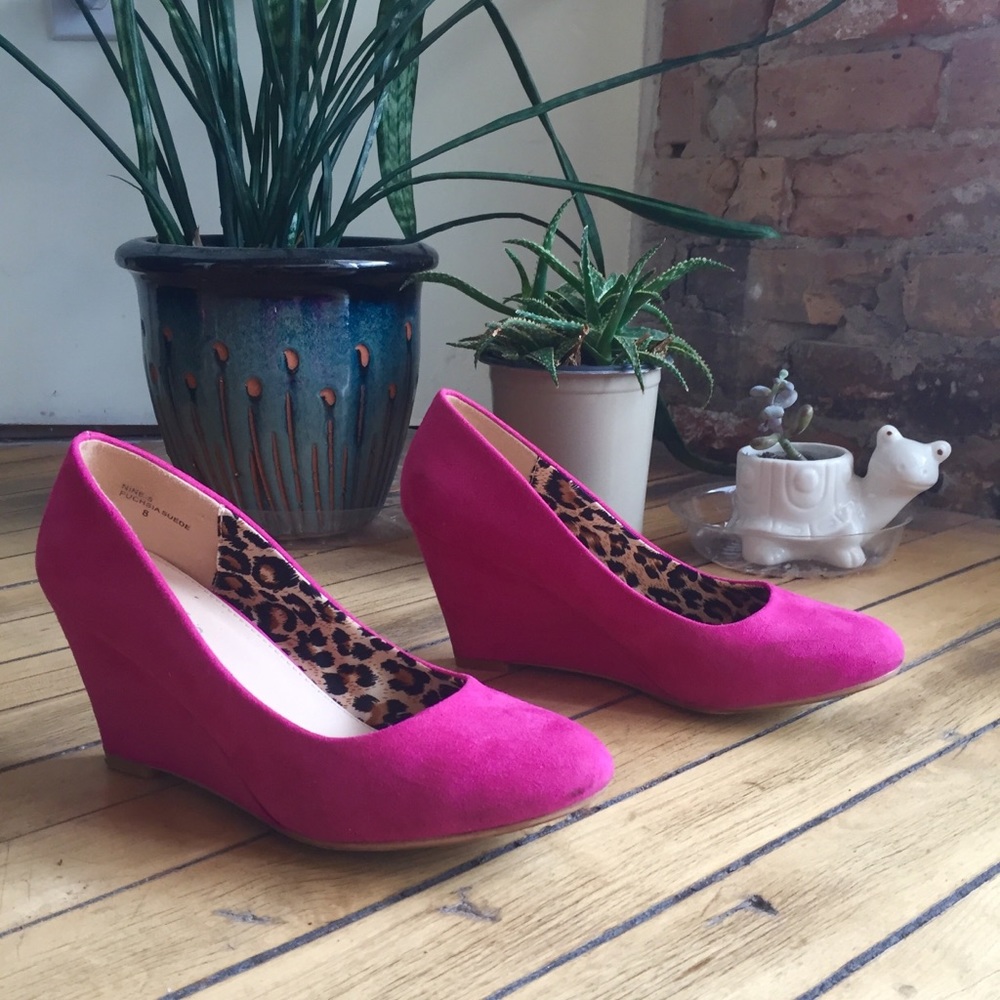 Pink wedge heels